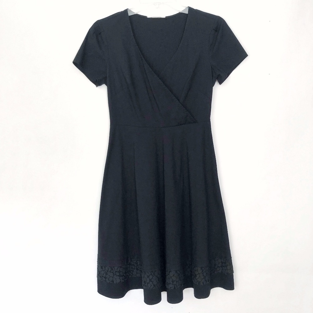 T Tahari Black Lace Fit and Flare Midi Cocktail Dress Sz 0